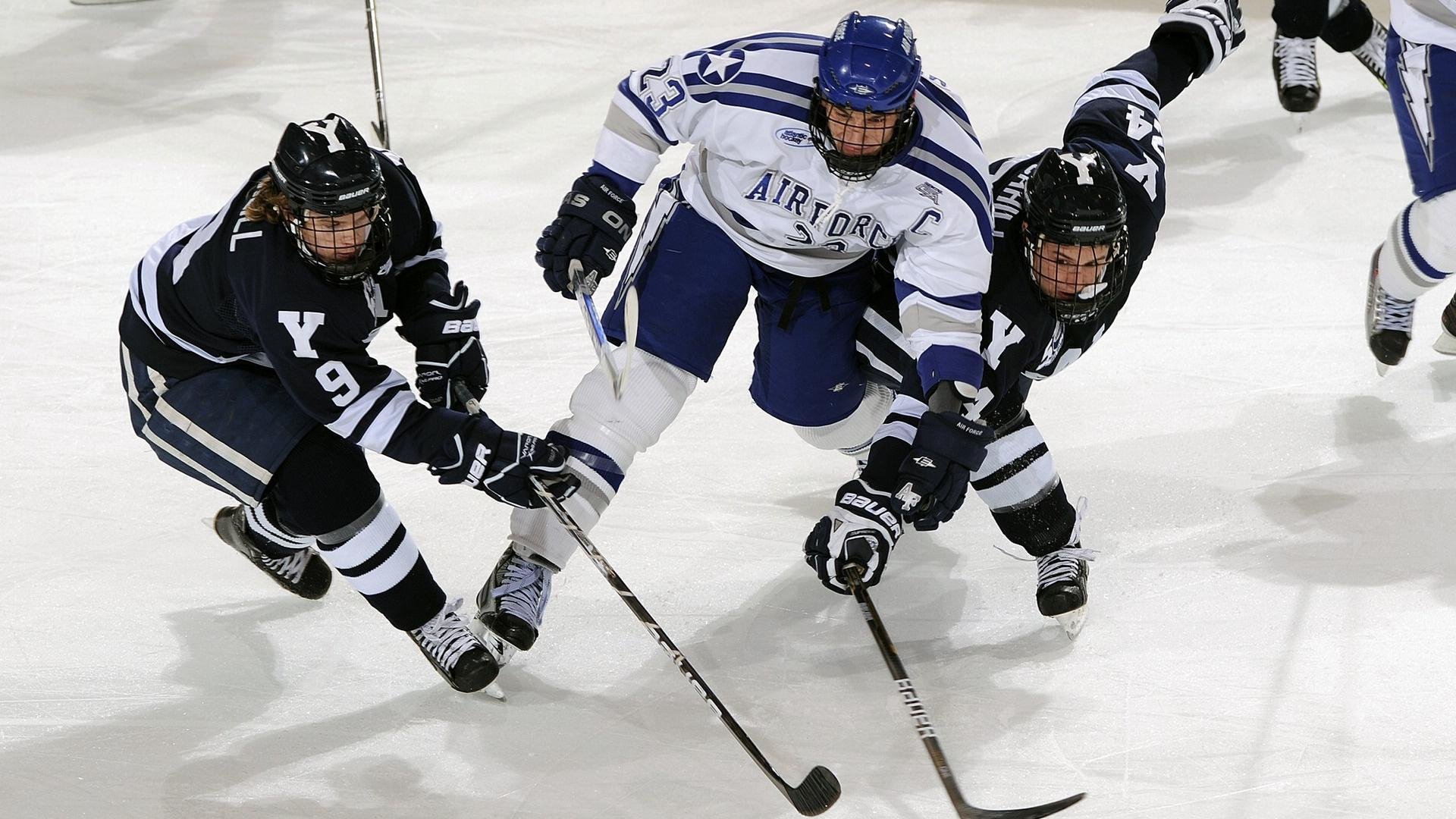 Kaiyun(中国)开云-全黑队通过配合默契的突破迅速拉开比分差距，全黑通关